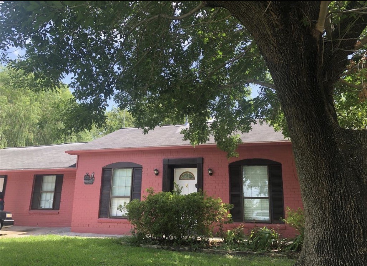 9314 Valley Streme Houston, TX 77037 - Photo 2 of 10