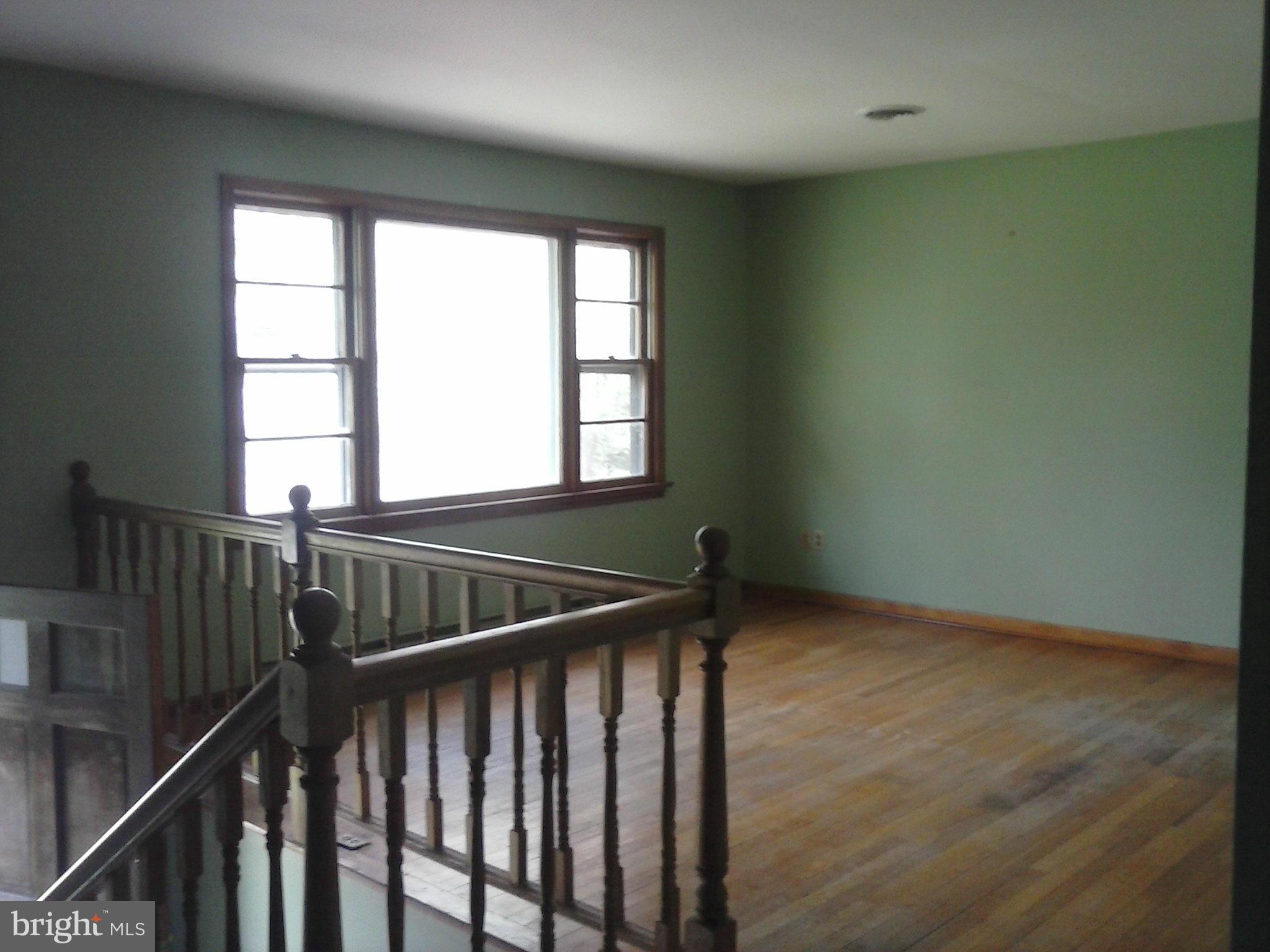 100 Sandy Ridge Road Fredericksburg, VA 22405 - Photo 3 of 10 Living Room