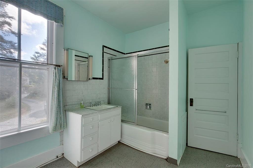 705 Probart Street Brevard, NC 28712 - Photo 12 of 20 Gallery Image 12