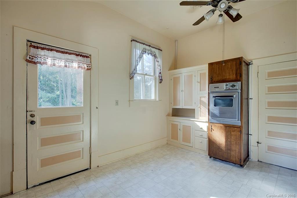 705 Probart Street Brevard, NC 28712 - Photo 9 of 20 Gallery Image 9