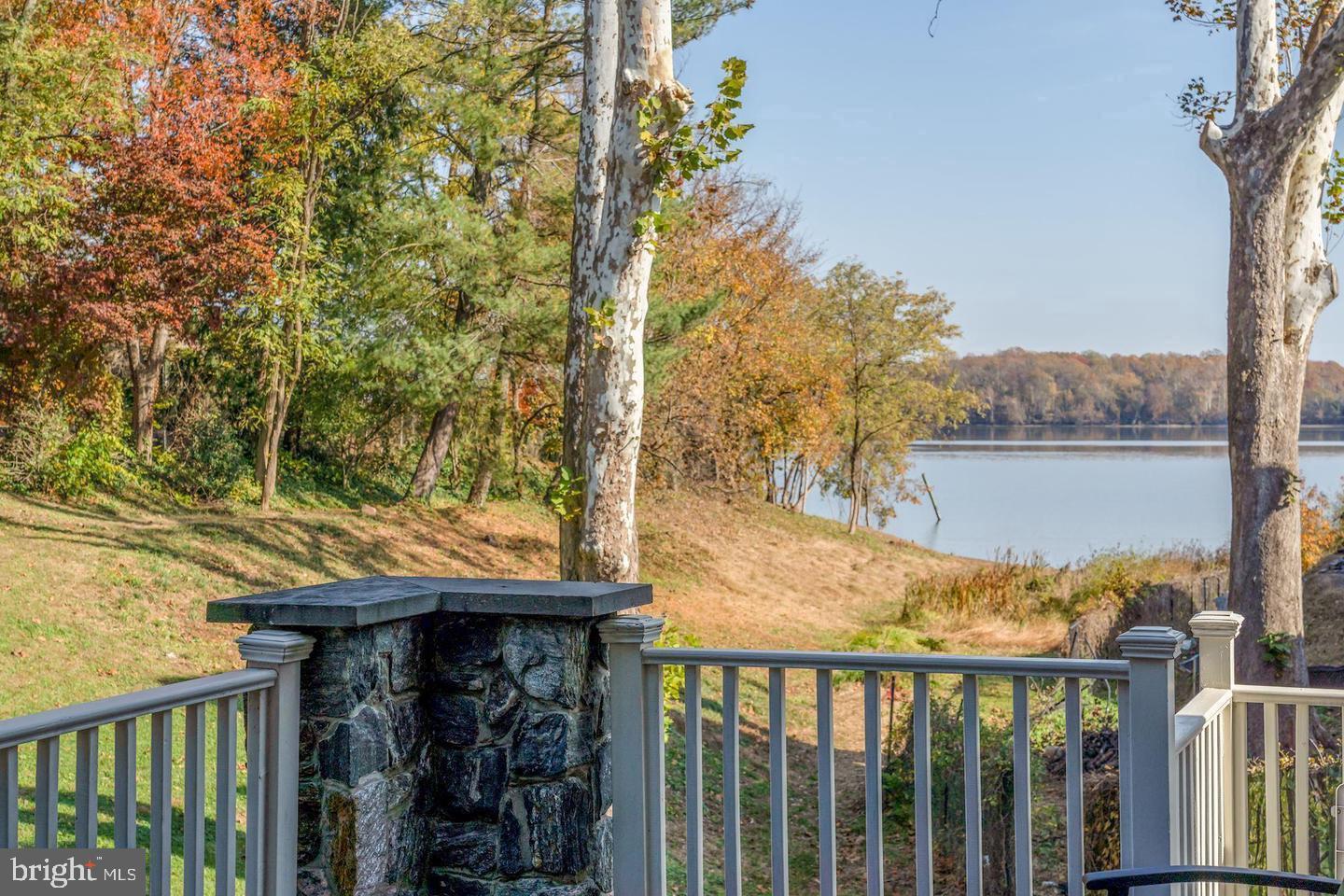 833 Herbert Springs Road Alexandria, VA 22308 - Photo 32 of 34 a view of a pathway with a wrought fence
