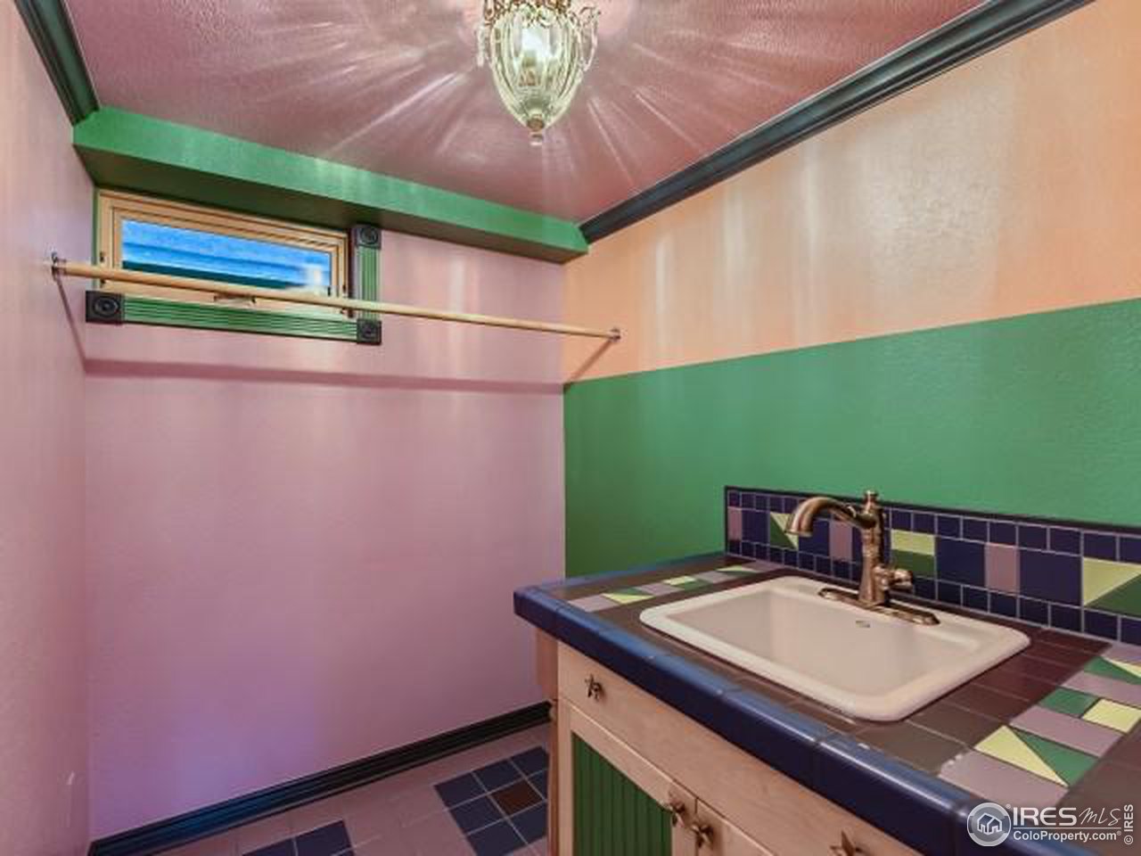 28 Wild Tiger Road Boulder, CO 80302 - Photo 24 of 39 a view of a room with furniture and a table