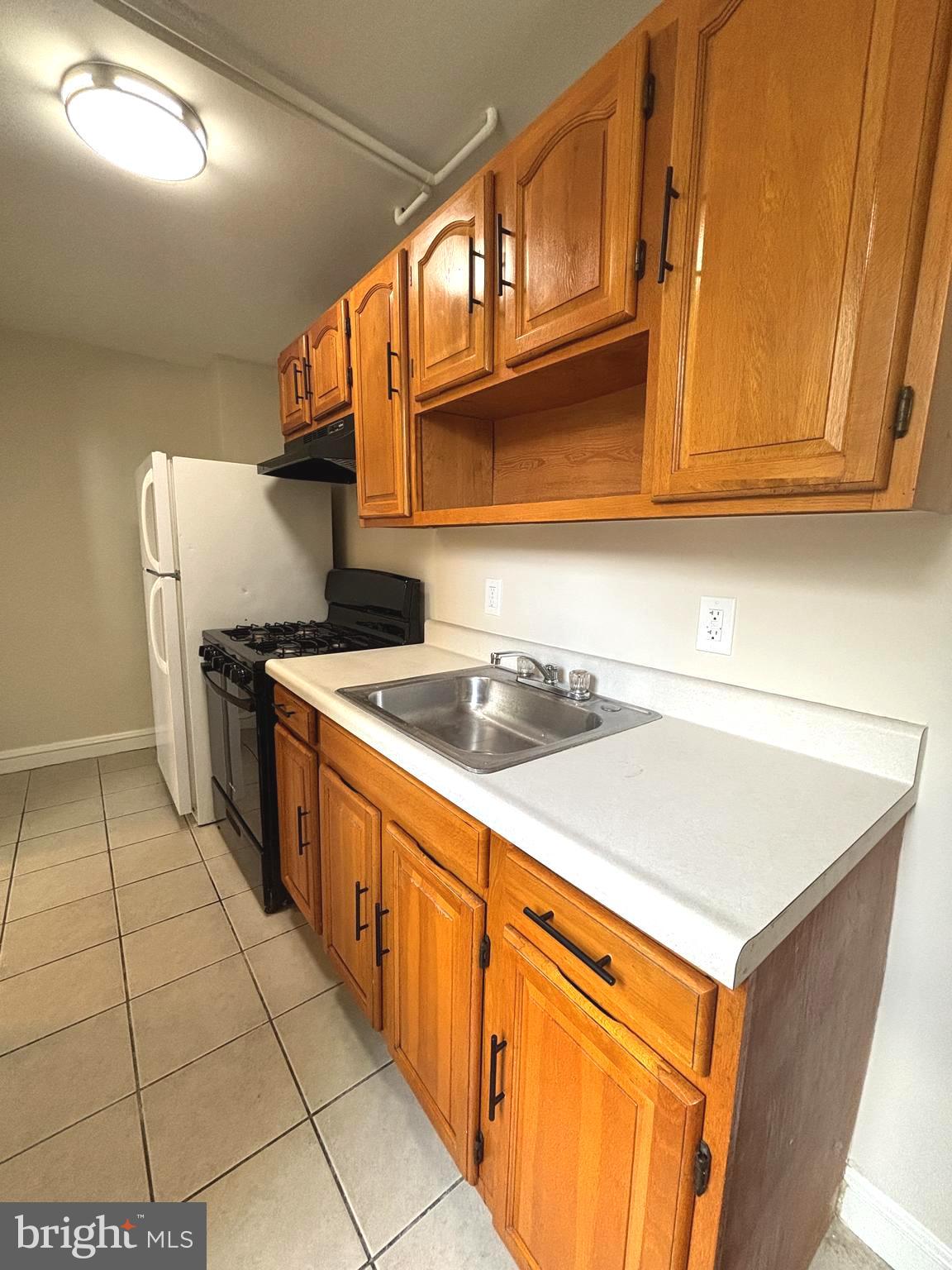 923 Edgemore Road Philadelphia, PA 19151 - Photo 5 of 14 Kitchen Area