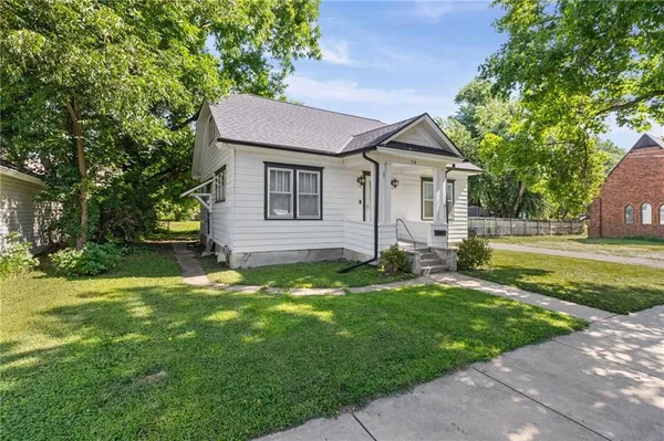 $159,000 | 319 West 5th Street, Ottawa, KS 66067