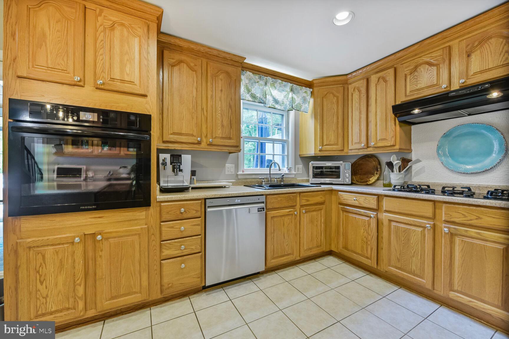 7611 Kingsbury Road Alexandria, VA 22315 - Photo 11 of 57