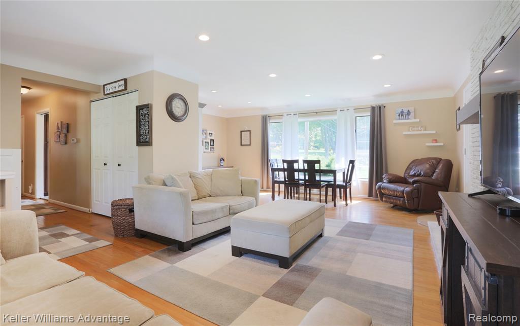 23128 Power Road Farmington, MI 48336 - Photo 13 of 27