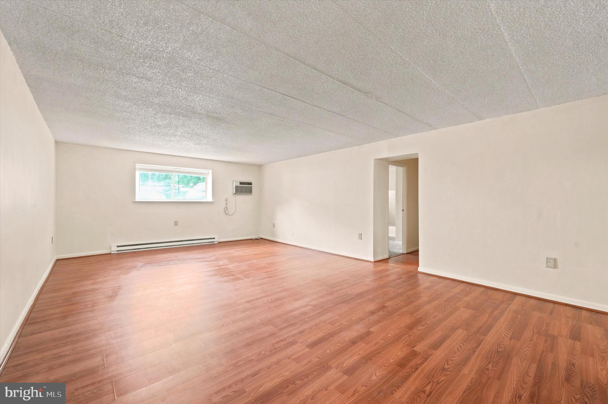 400 Glendale Road, Unit F13 Havertown, PA 19083 - Photo 2 of 17 Living room