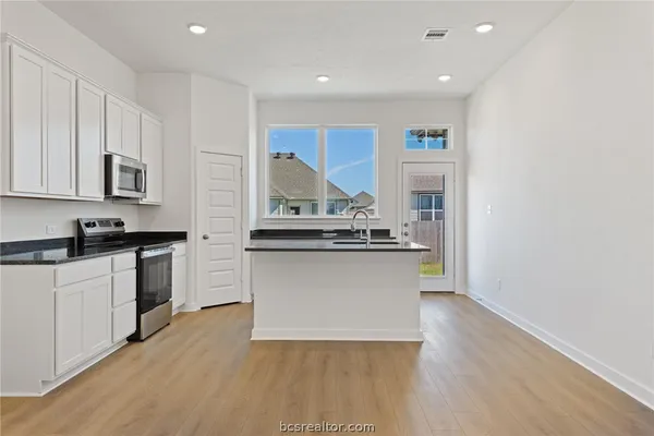 $299,900 | 10631 Burgundy Berry Way, Bryan, TX 77845