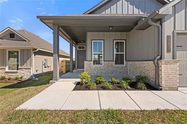 $299,900 | 10631 Burgundy Berry Way, Bryan, TX 77845