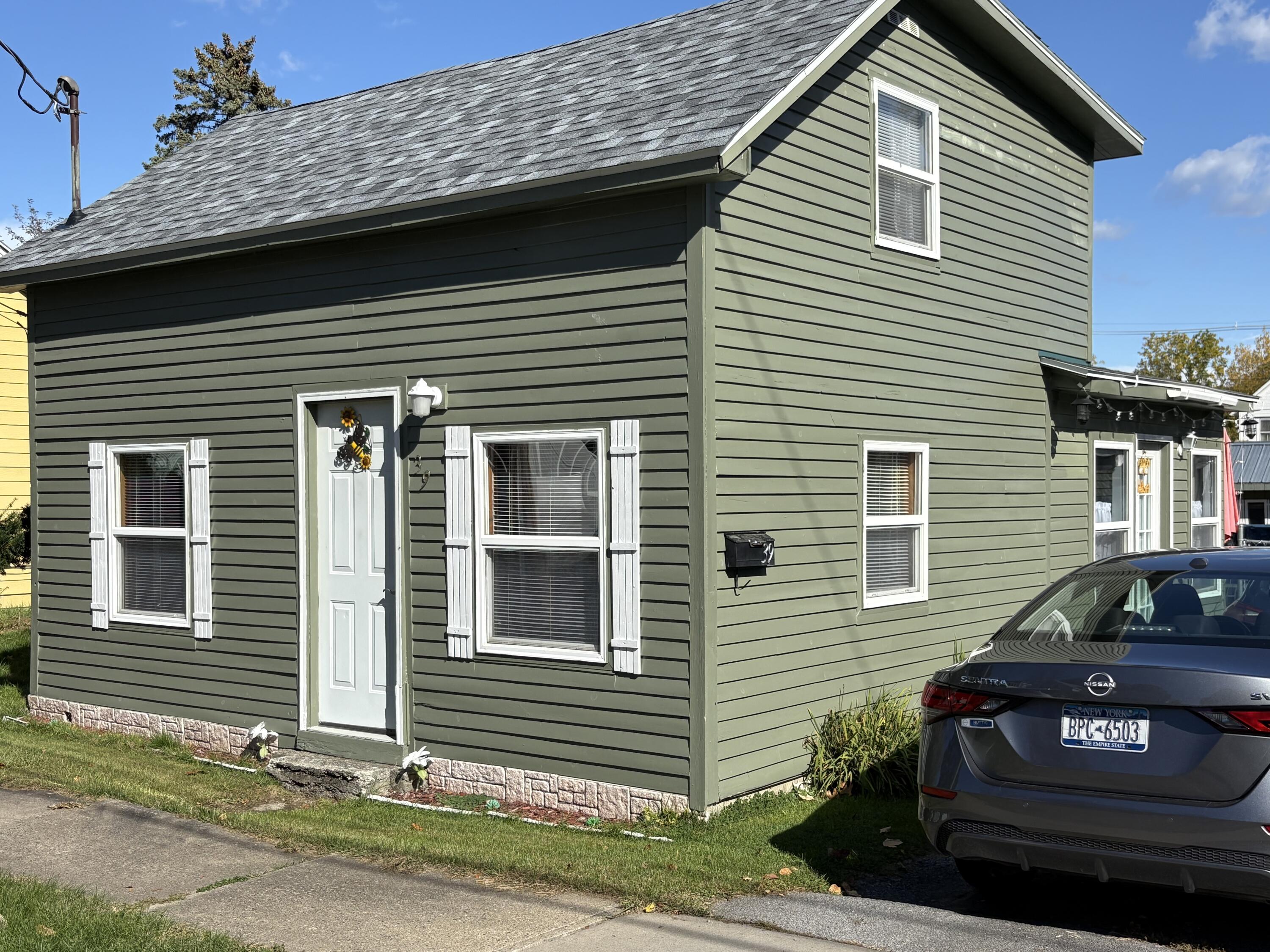 39 Standish Street Plattsburgh, NY 12901 - Photo 1 of 12 IMG_6796