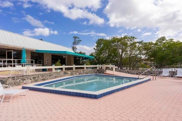 9239 Southeast Riverfront Terrace, Unit D Jupiter, FL 33469 - Photo 26 of 33 2