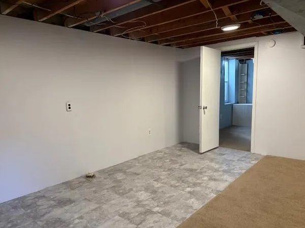 $2,300 | 3300 Fernwood Avenue, Ann Arbor, MI 48108