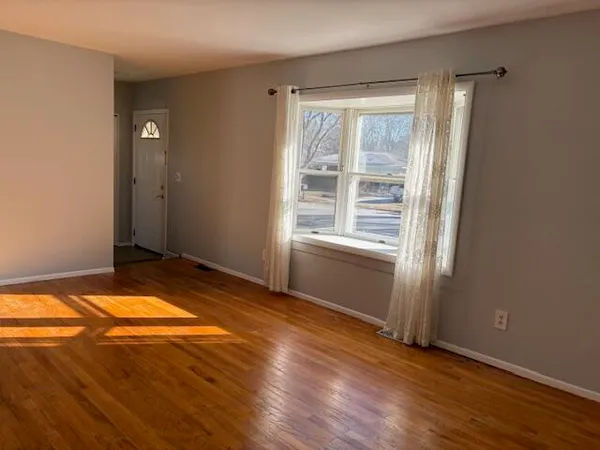 $2,300 | 3300 Fernwood Avenue, Ann Arbor, MI 48108