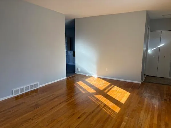 $2,300 | 3300 Fernwood Avenue, Ann Arbor, MI 48108