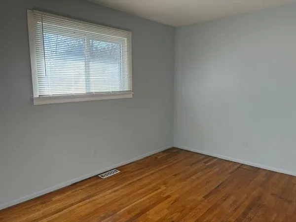 $2,300 | 3300 Fernwood Avenue, Ann Arbor, MI 48108