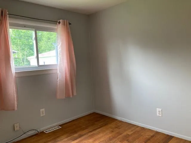 $2,300 | 3300 Fernwood Avenue, Ann Arbor, MI 48108