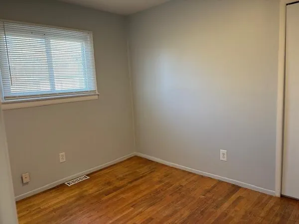 $2,300 | 3300 Fernwood Avenue, Ann Arbor, MI 48108