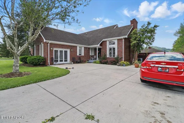 $458,000 | 523 North 30th Street, Middlesboro, KY 40965