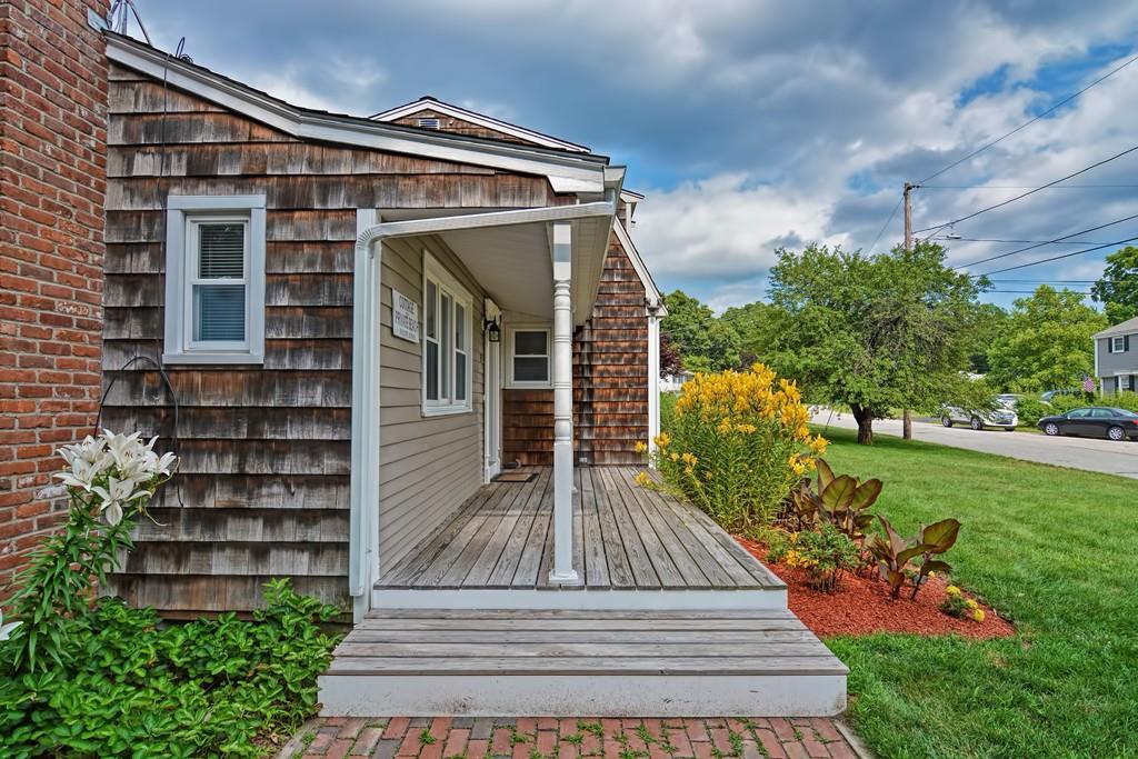 33 Westfield Road Attleboro, MA 02703 - Photo 3 of 42 Gallery Image 3