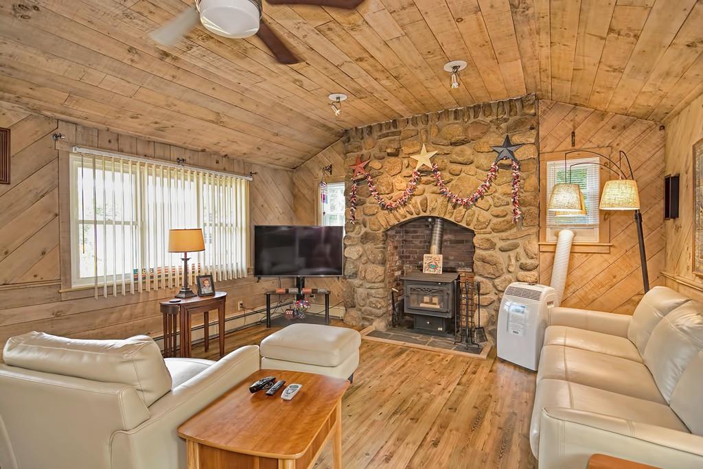 33 Westfield Road Attleboro, MA 02703 - Photo 6 of 42 Gallery Image 6