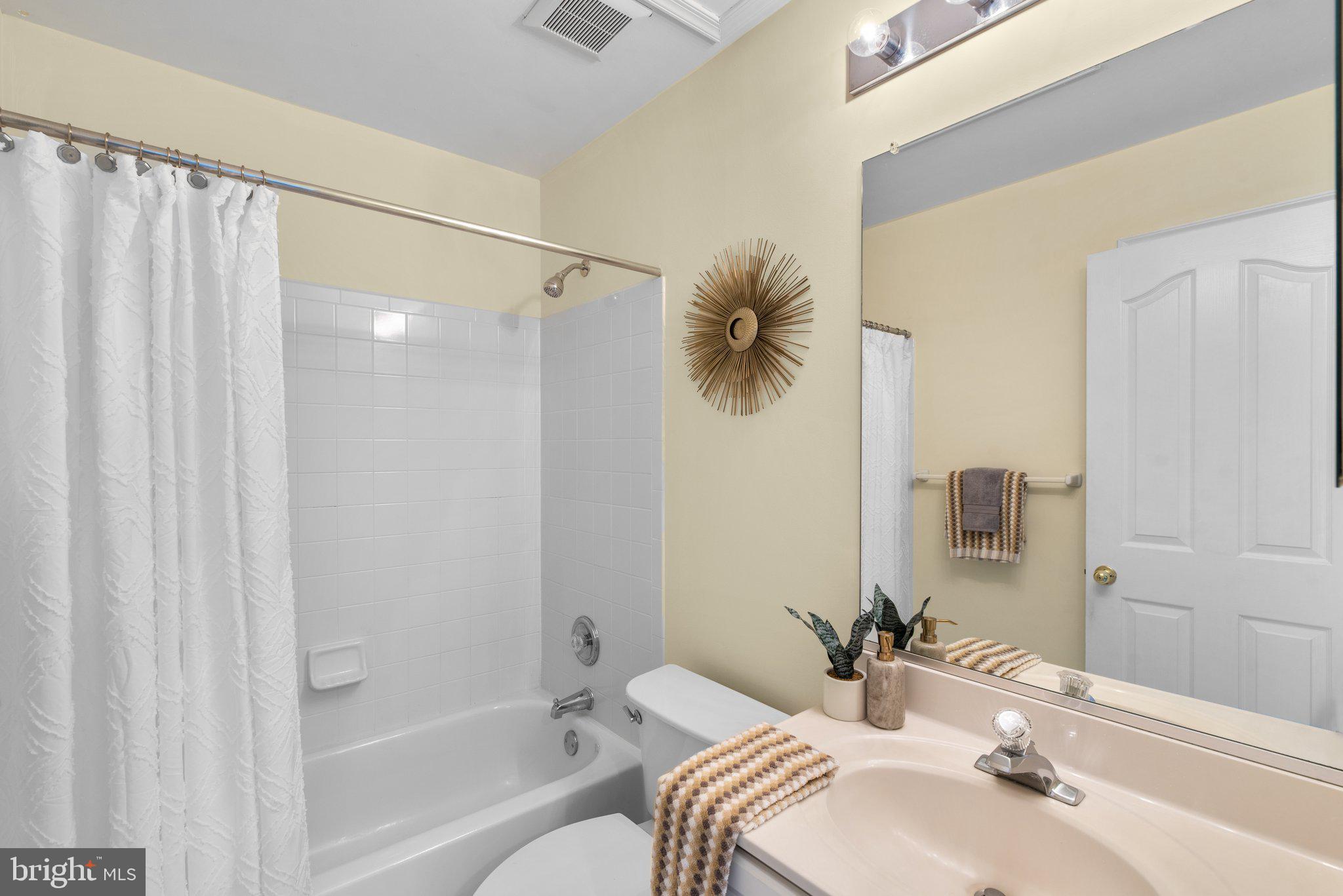 5929 Sandy Ridge Elkridge, MD 21075 - Photo 32 of 49 2nd full bathroom