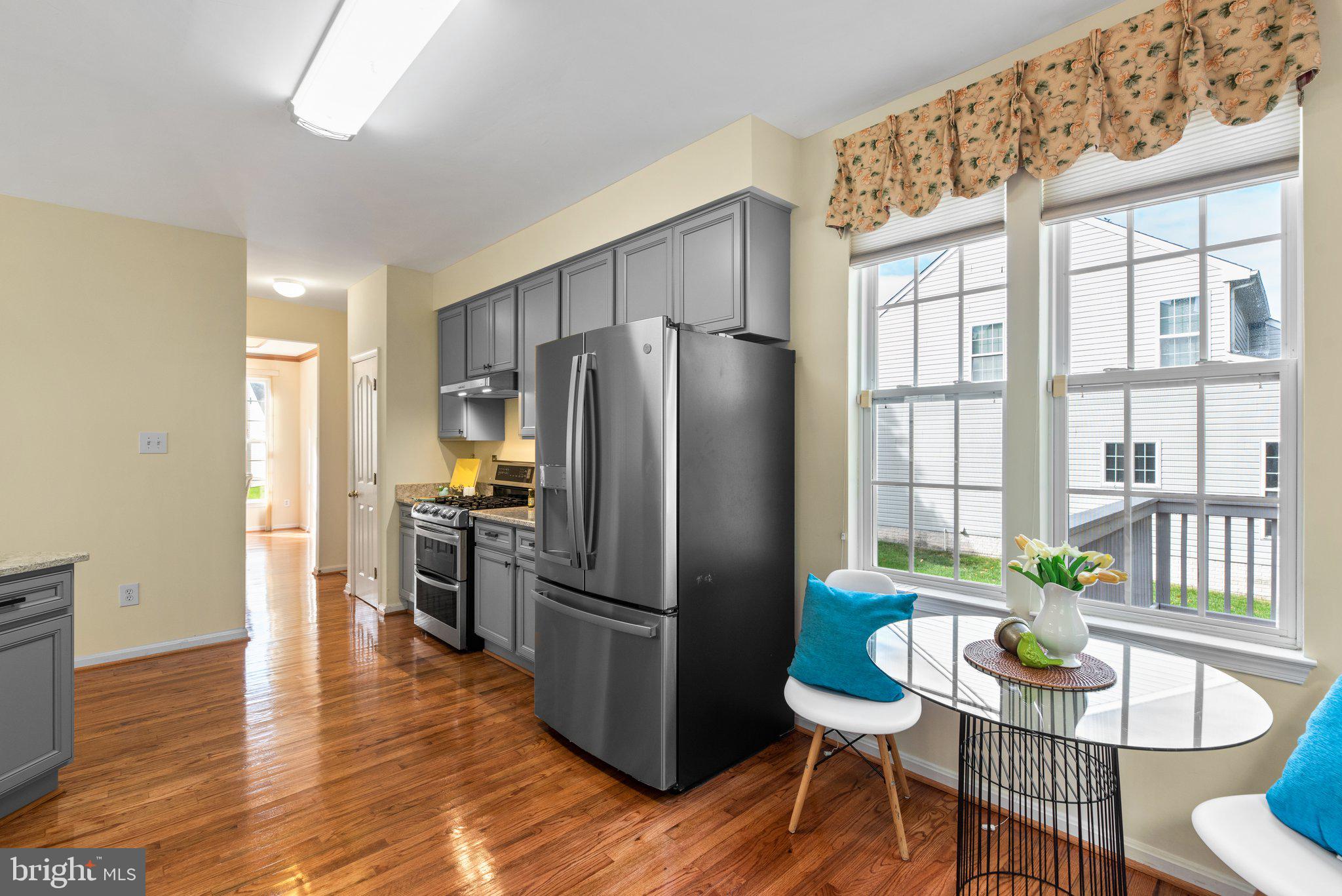5929 Sandy Ridge Elkridge, MD 21075 - Photo 7 of 49 Upgraded stainless steel appliances