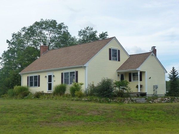 195 Blackmore Pond Road Wareham, MA 02576 - Photo 4 of 30