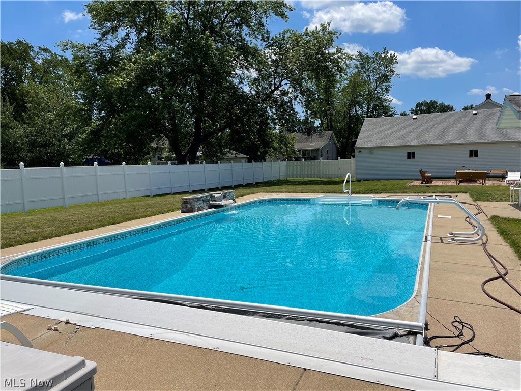 1592 Carson Salt Springs Road Warren, OH 44481 - Photo 4 of 27 Gallery Image 4