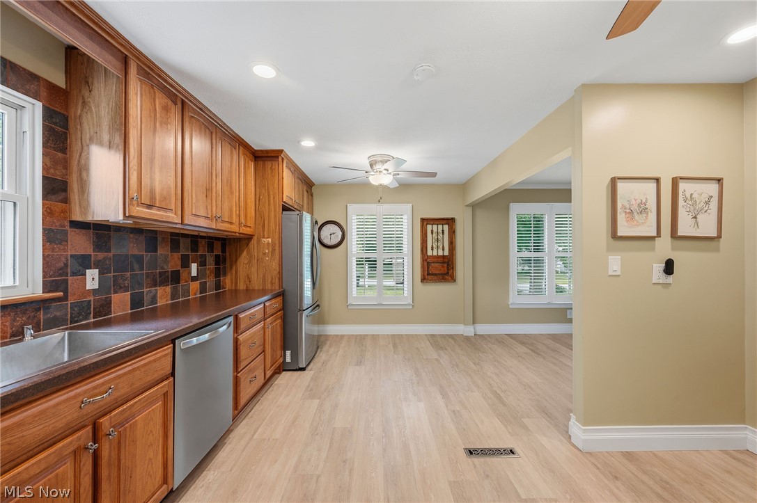 6684 Bonnieview Road Cleveland, OH 44143 - Photo 5 of 29