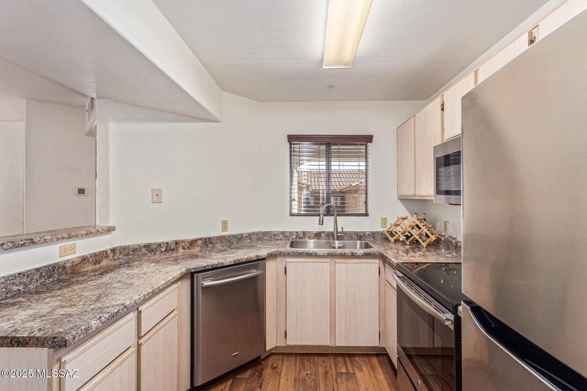 5751 North Kolb Road, Unit 42202 Tucson, AZ 85750 - Photo 8 of 22 Kitchen