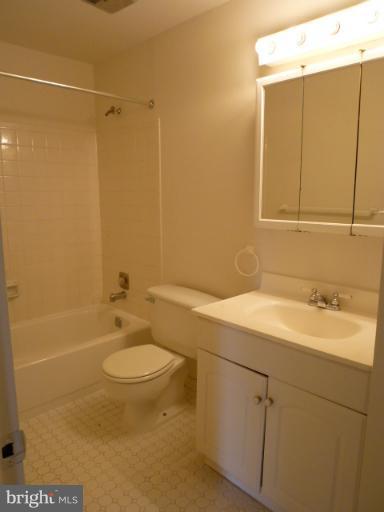 8726 Ridge Hollow Court Springfield, VA 22152 - Photo 6 of 11 Bath