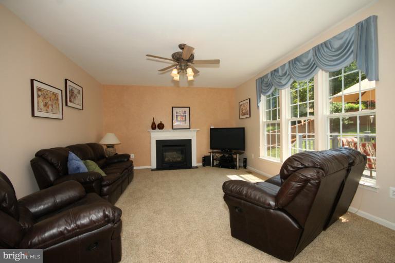 5885 Bridge Spring Road Frederick, MD 21704 - Photo 19 of 28 Family Room