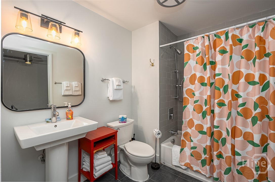 310 West Broughton Street, Unit 2002 Savannah, GA 31401 - Photo 16 of 24