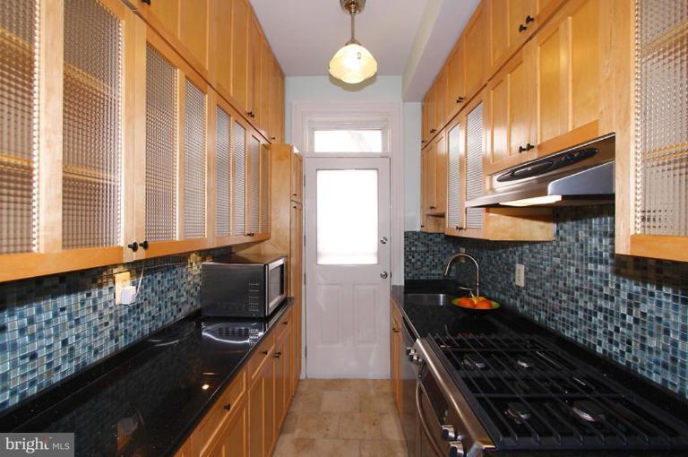 2006 Columbia Road Northwest, Unit 9 Washington, DC 20009 - Photo 5 of 10 Kitchen