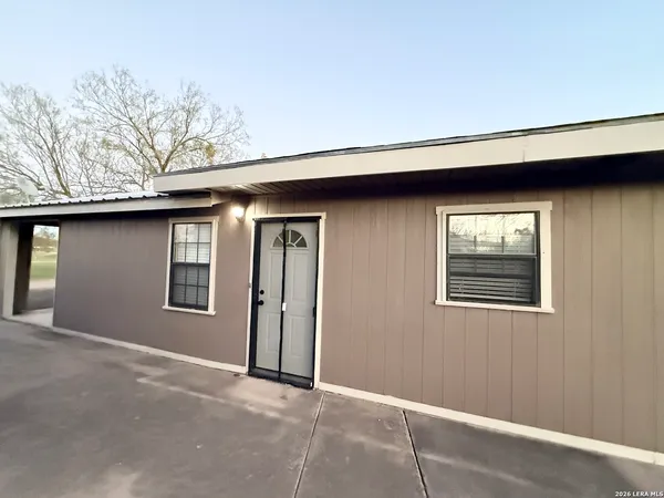 $199,000 | 333 Fairway Circle, Brackettville, TX 78832