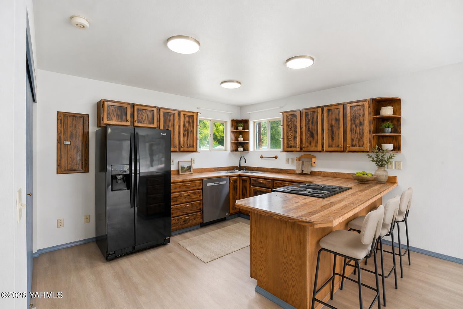 150 Tampico Park Road Yakima, WA 98903 - Photo 11 of 32 kitchen staged