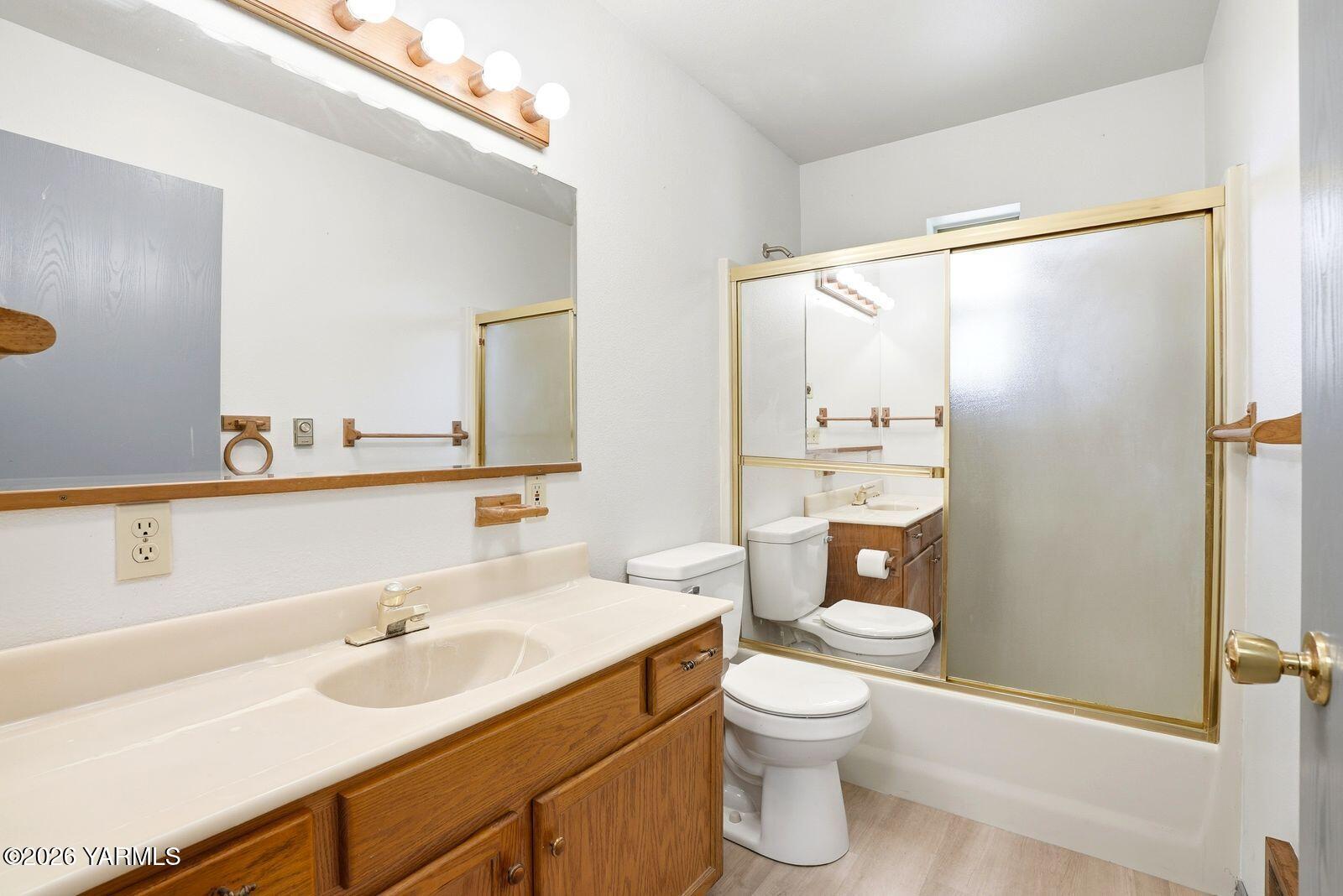 150 Tampico Park Road Yakima, WA 98903 - Photo 21 of 32 15 Guest Bathroom