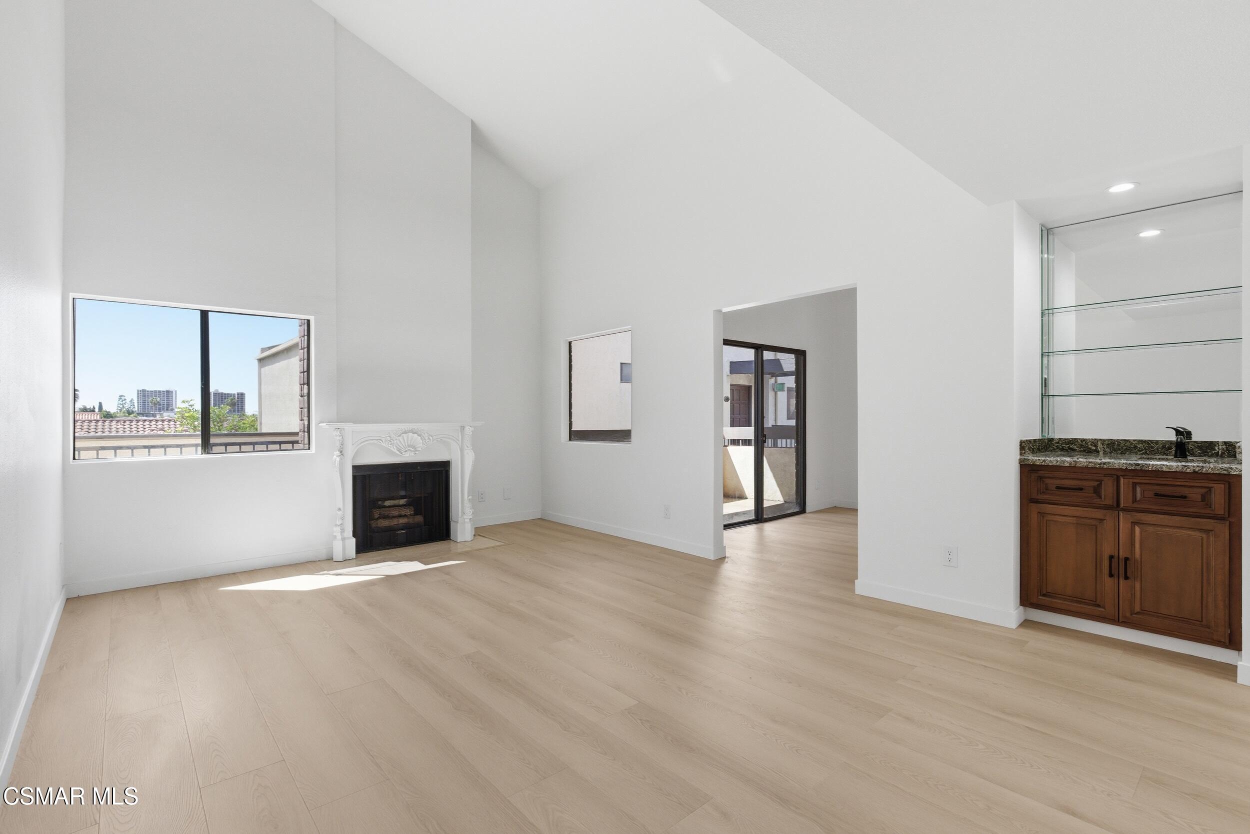 1200 Valley View Road, Unit 304 Glendale, CA 91202 - Photo 2 of 33 2_1200_valley_view_rd_011