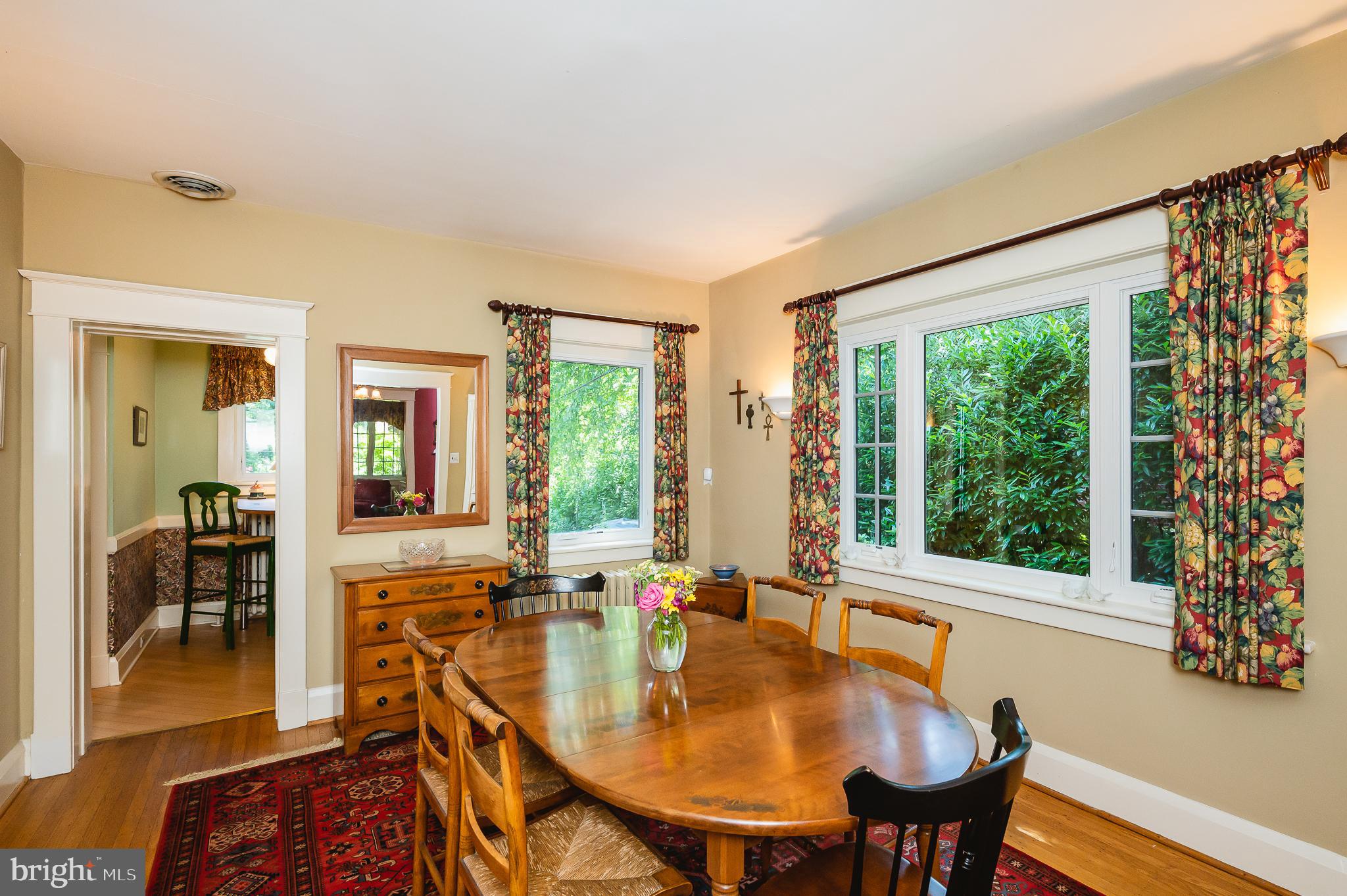 4409 Wickford Road Baltimore, MD 21210 - Photo 16 of 58 Enjoy the views from this dining table!