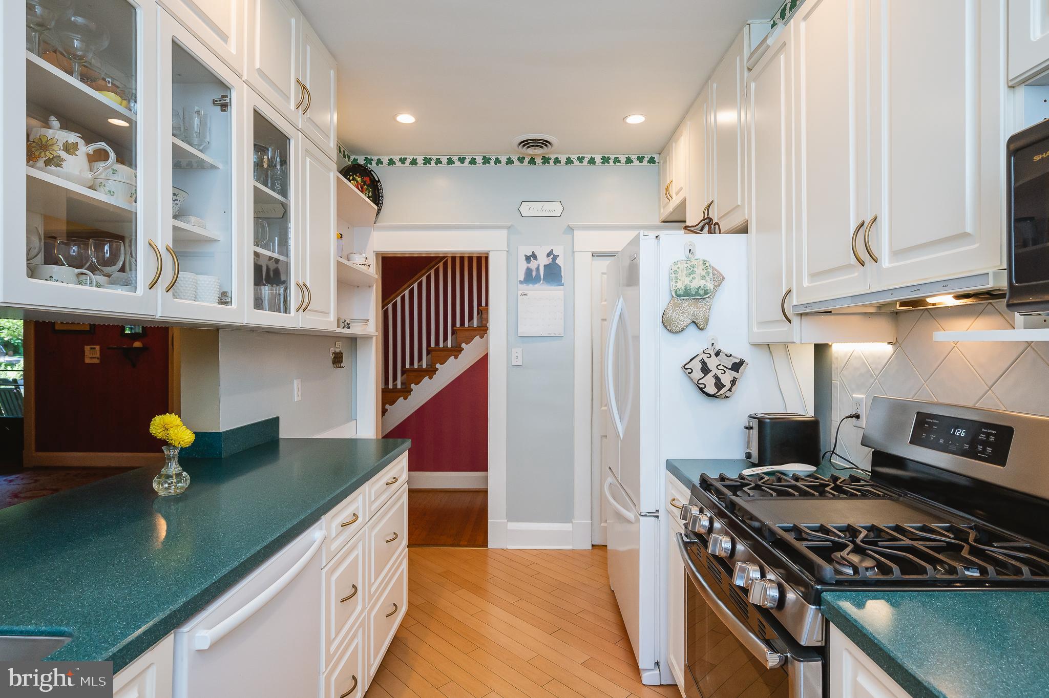 4409 Wickford Road Baltimore, MD 21210 - Photo 19 of 58 Pass through opening to the dining room