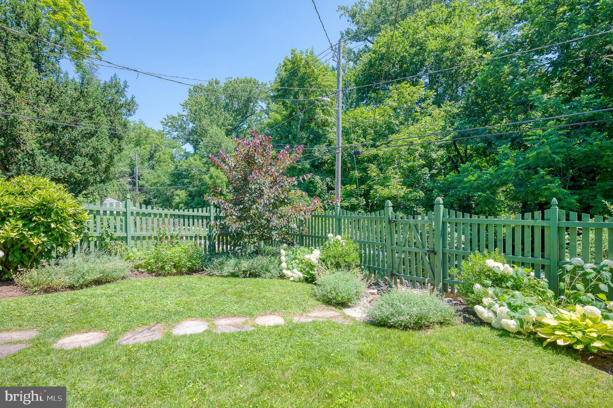 4409 Wickford Road Baltimore, MD 21210 - Photo 58 of 58 Great space for pets or kids!