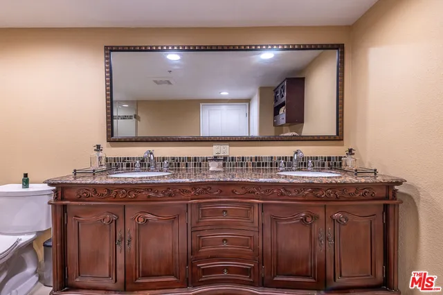 $935,000 | 8559 Alcott Street, Unit 301, Los Angeles, CA 90035