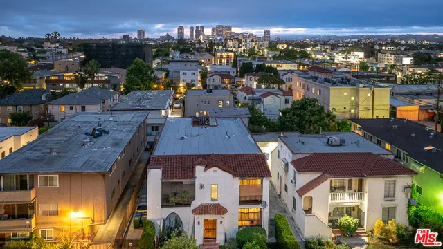 $935,000 | 8559 Alcott Street, Unit 301, Los Angeles, CA 90035