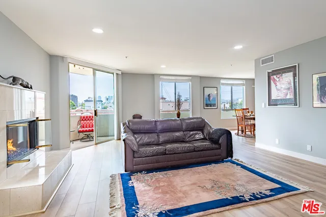 $935,000 | 8559 Alcott Street, Unit 301, Los Angeles, CA 90035