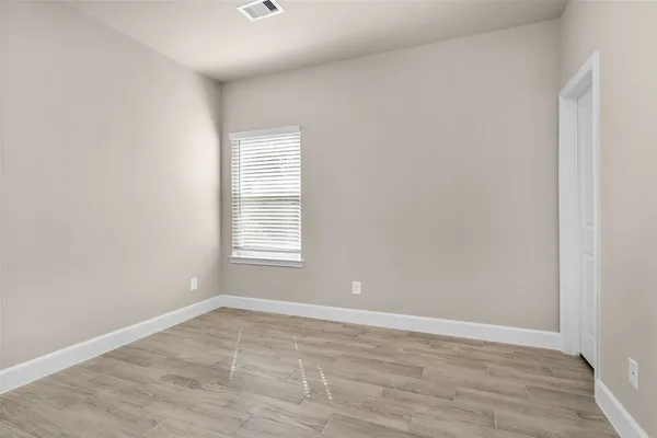 $1,600 | 496 B Golden Street, Unit B, Willis, TX 77378