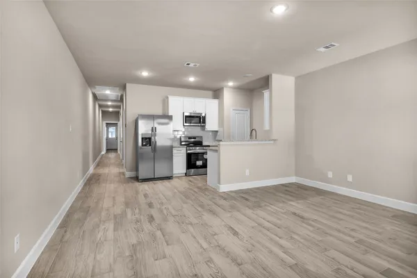 $1,600 | 496 B Golden Street, Unit B, Willis, TX 77378