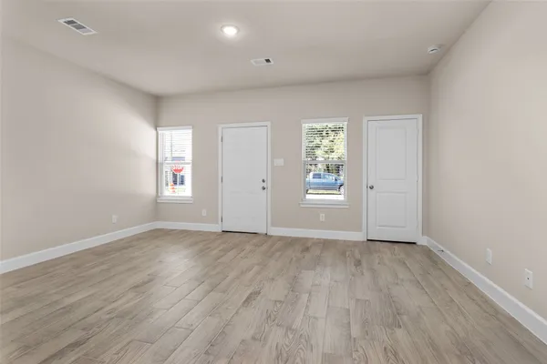 $1,600 | 496 B Golden Street, Unit B, Willis, TX 77378