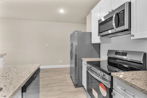 $1,600 | 496 B Golden Street, Unit B, Willis, TX 77378
