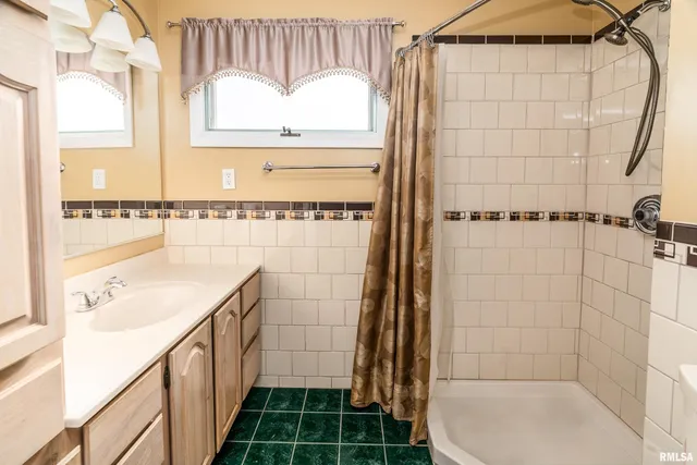 $129,999 | 311 Baggott Street, Zeigler, IL 62999