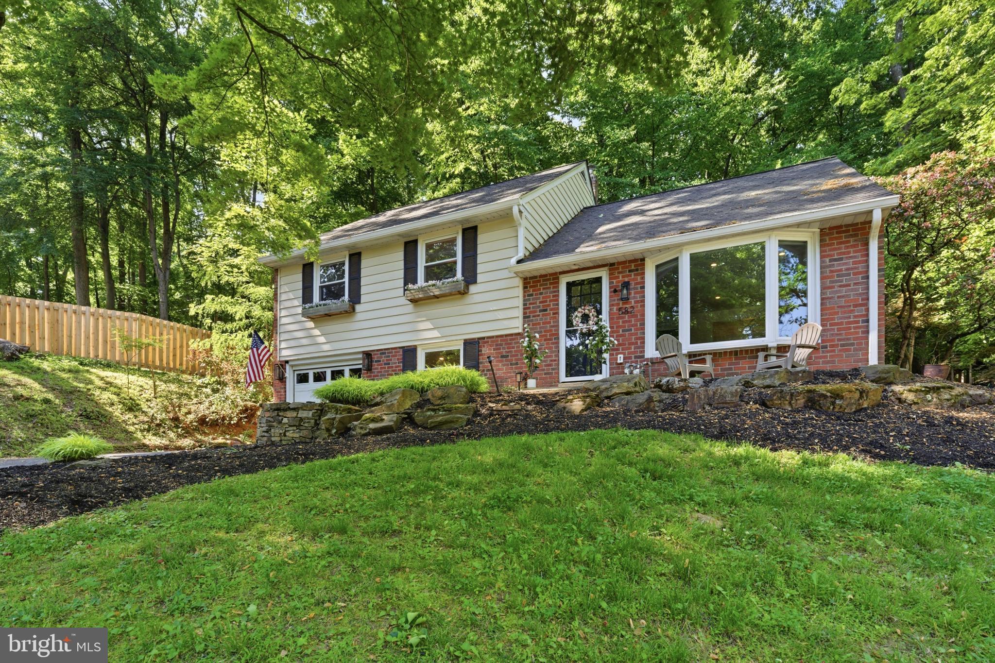 582 Forest Road Wayne, PA 19087 - Photo 2 of 44